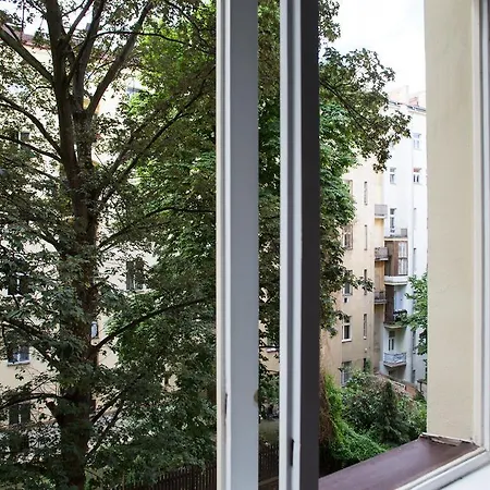 Sunny Vinohrady Апартаменты *